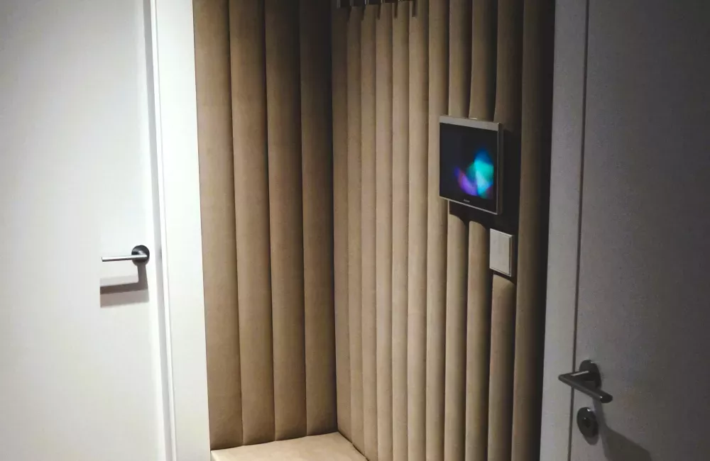 Soft Interior Solutions Maciej Słojewski